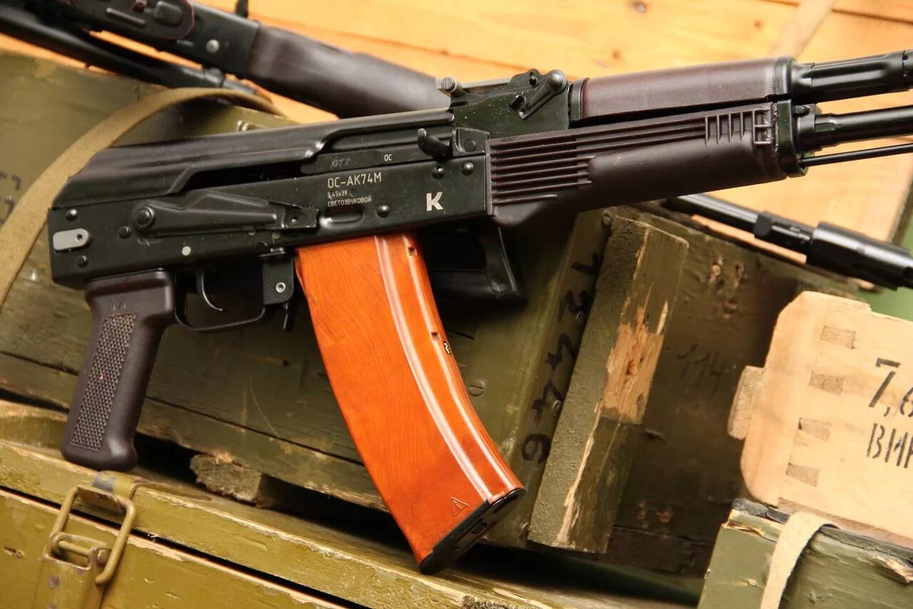 Автомат ак 74 купить. Автомат AK-74m. Автомат АКМ 74. Автомат Калашникова 74м. АКМ АКМС ак74.