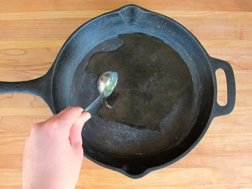 Чугунная сковорода перед первым использованием