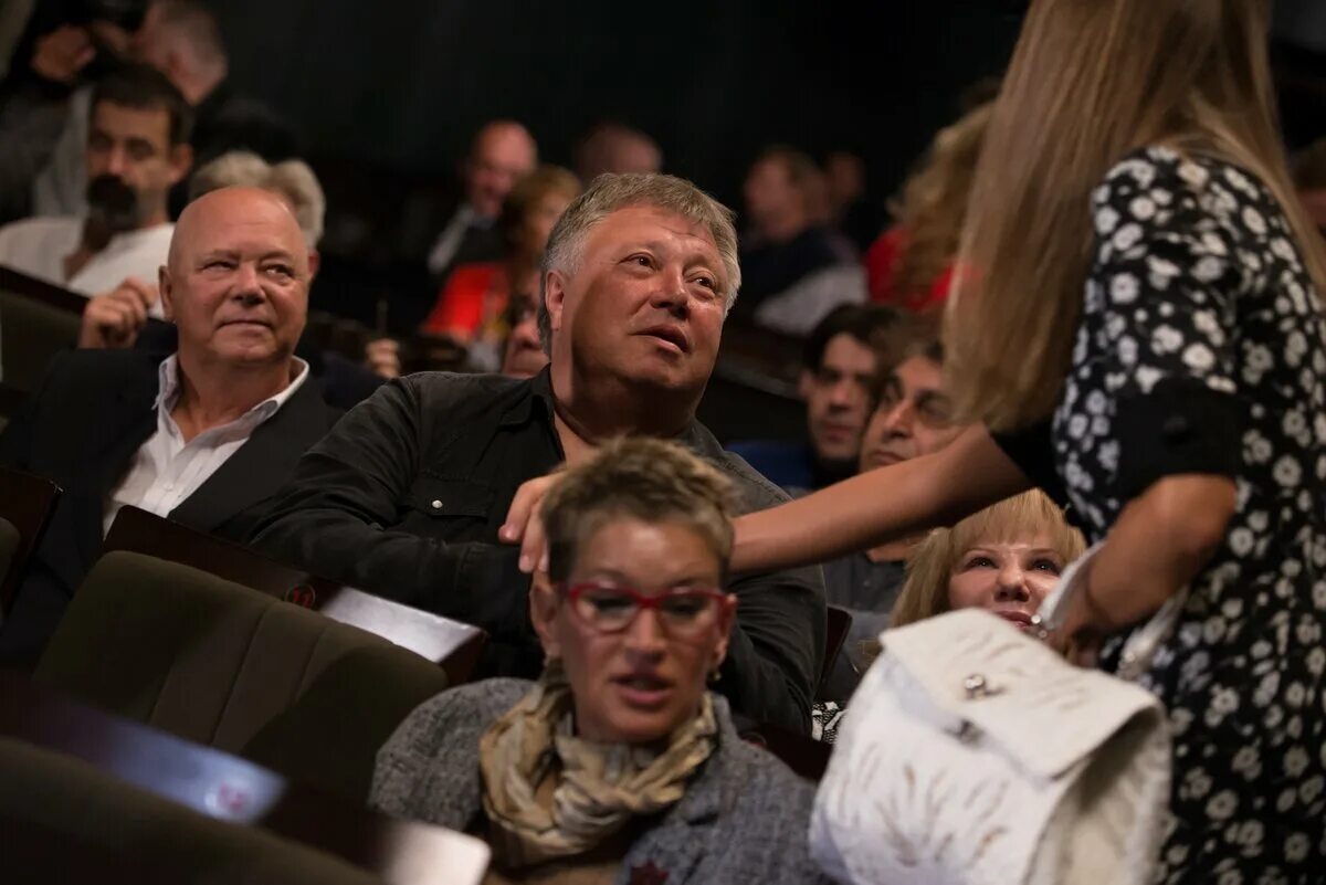 Олег леушин. Варшавер худрук ленкома. Интервью актер ленкома. Фокин актер ленкома. Интервью актер ленкома.