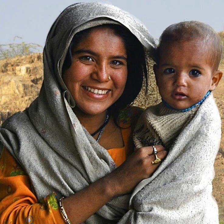 50 Heartwarming Photos Of Mothers Around The World Weird pictures, Heartwarming 