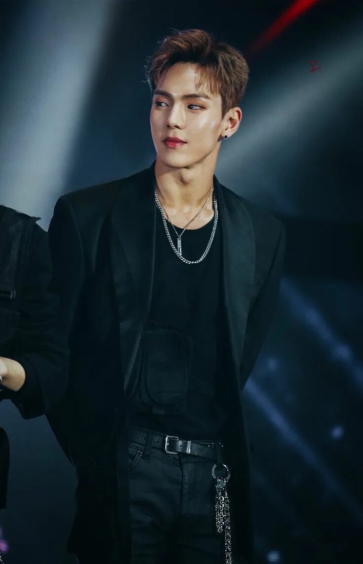 Где шону. Шону монста х. шону из monsta x. группа монста х шону. шону монста х горячий.