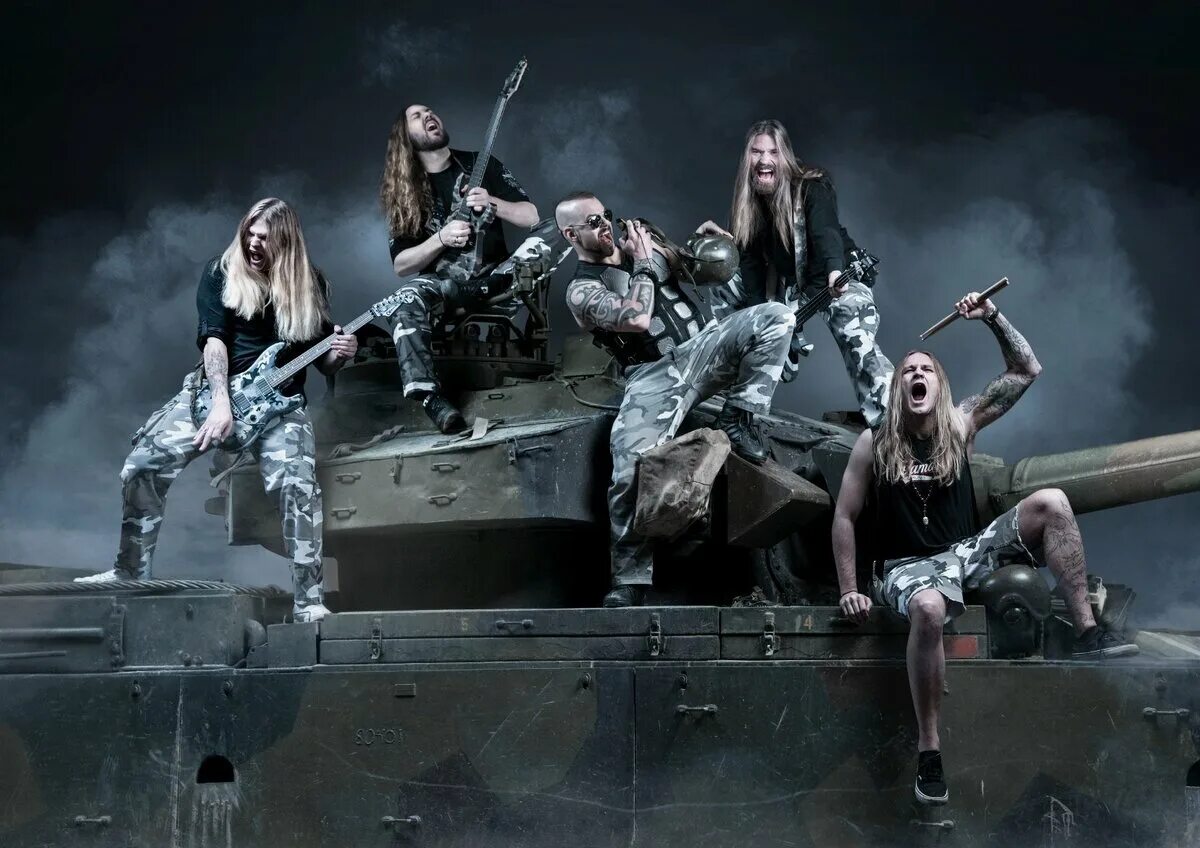 Каверы на сабатон. Группа Sabaton. Танк группы Sabaton. Рок группа Сабатон.