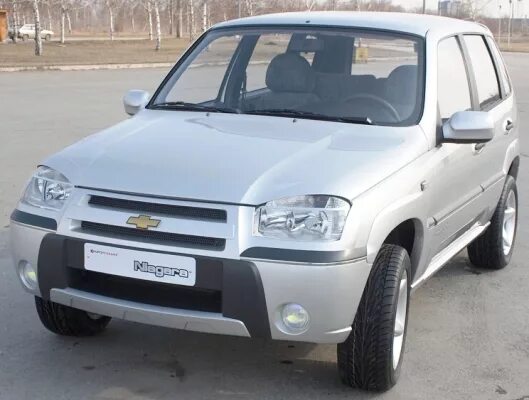 Купить б/у Chevrolet Niva I Рестайлинг 1.7 MT (80 л.с.) 4WD бензин механика в Ко
