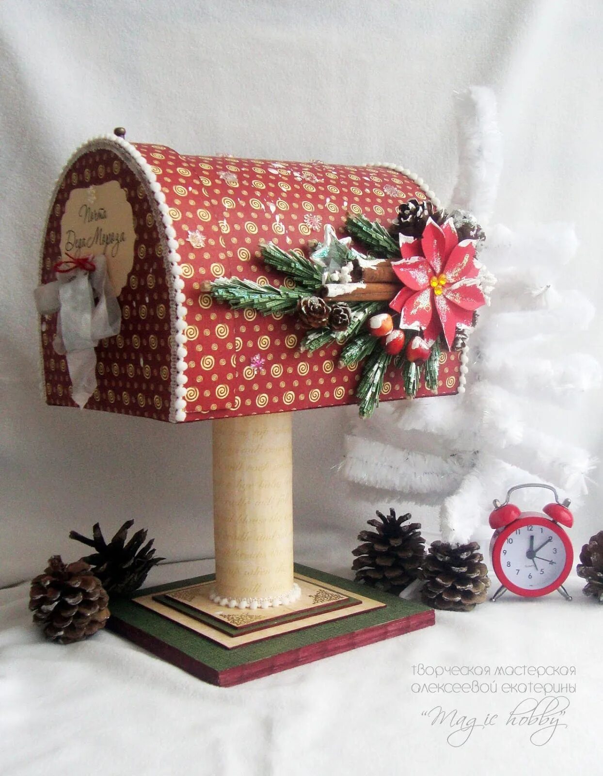 Новогодний ящик для писем деду морозу. Сундук в новогоднем декоре. Ящик деда мороза. Как сделать новогоднюю почту. Новогодний ящик деда мороза.