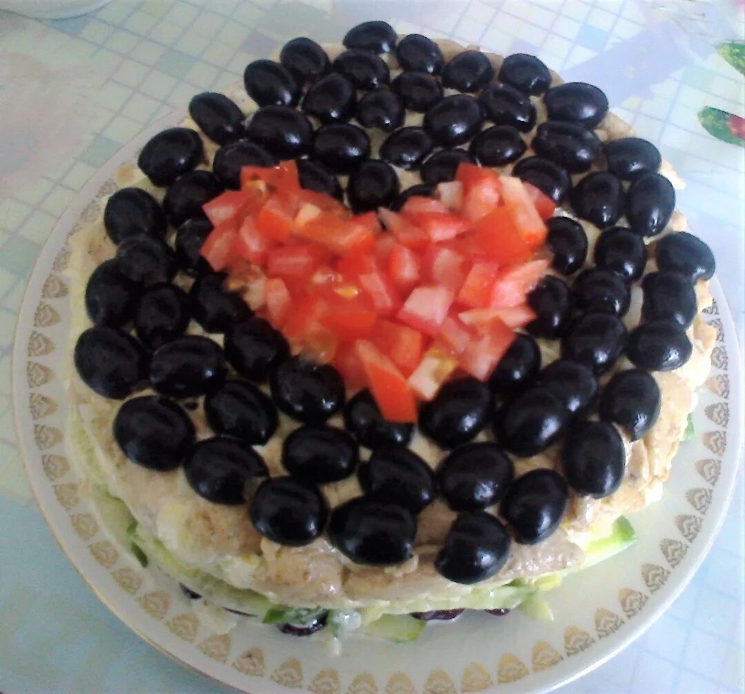 Коварство рецепты. Салат. Коварство рецепты. Салат любовь. Салат коварство и любовь с говядиной пошаговый.