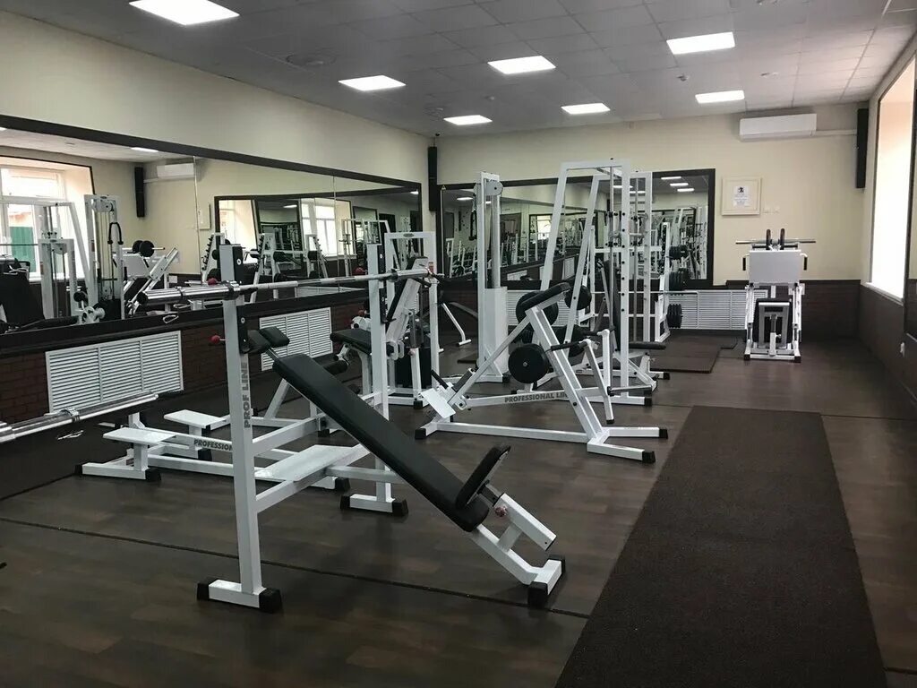 триумф нижневартовск тренажерный зал. зал спортивный бабаевского. адреналин астрахань тренажерный зал. мфюа калужская спортзал. тренажерный зал астрахань победа.