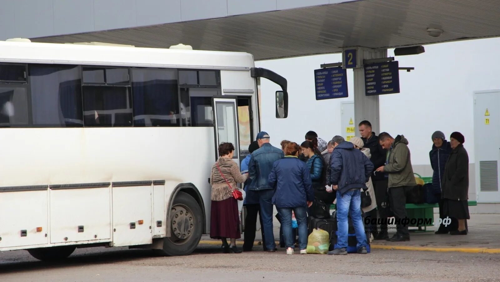 Автобус Башавтотранс перекрасили. Башавтотранс Октябрьский. Автобус в соль Илецк. Уфа Газель Башавтотранс.