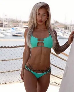 Касси Бадас (Cassie Badass) .