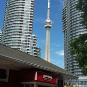 Фотографии на Queens Quay Boardwalk - Harbourfront - Торонто, ON