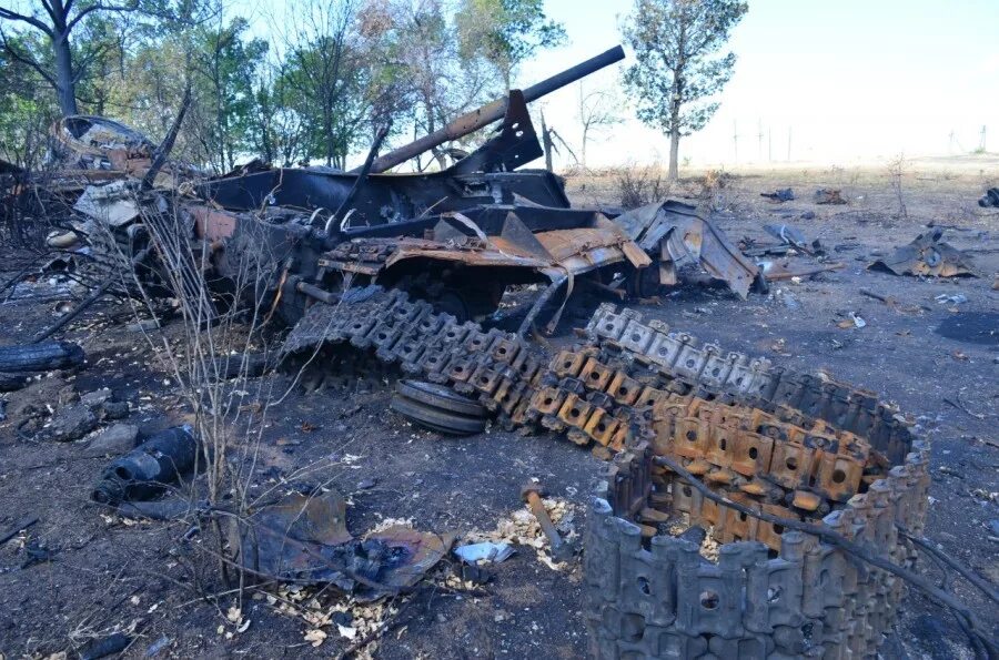 сколько уничтожил танков. подбитая техника всу 2022 киев. уничтоженный танк т64бв 2мсб. сколько уничтожил танков.