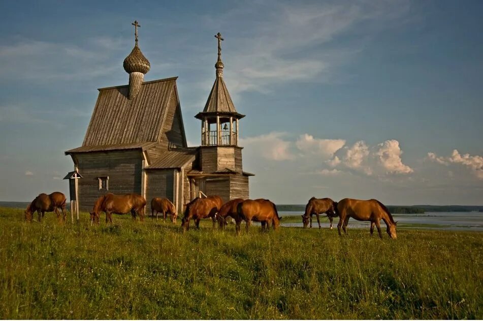 Просторы России. Церковь и лошади. Необъятная Россия. Родные просторы России. Поставь на простор