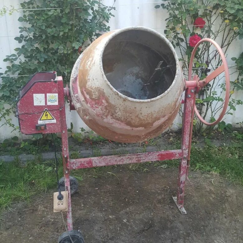 Бетономешалка бсг 1000. Продам бетономешалку б у. Бу бетономешалки московская область. Бу бетономешалки московская область. Бу бетономешалки московская область.