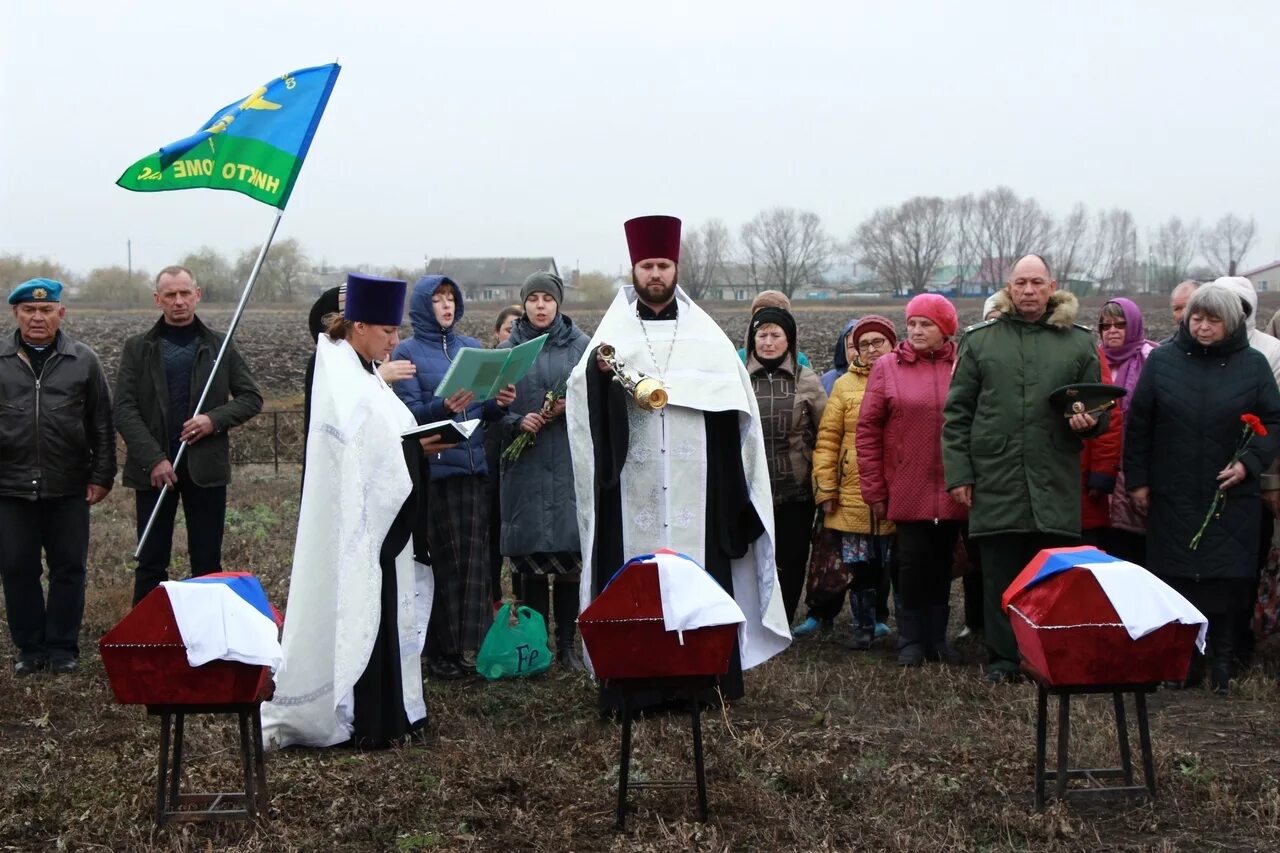 Посёлок Первомайский Саратовская область Балашовский район. Парусное перезахоронение. Поселок Первомайский Балашовский рай. Поселок Октябрьский Балашовского района Саратовской области.