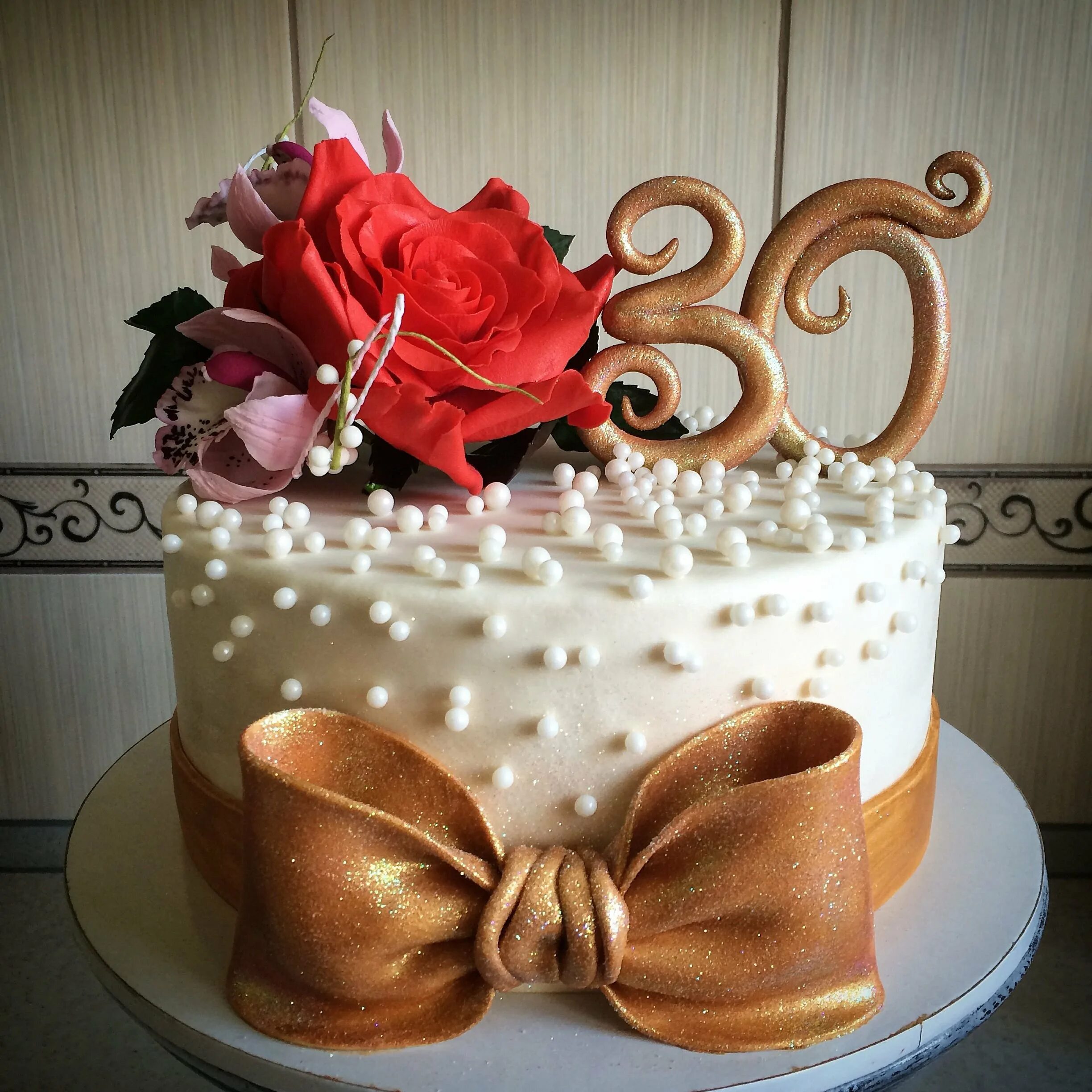 Торт на юбилей женщине без. Торт на юбилей. Красивые торты. Торт на день рождения женщине. Торт на юбилей женщине.