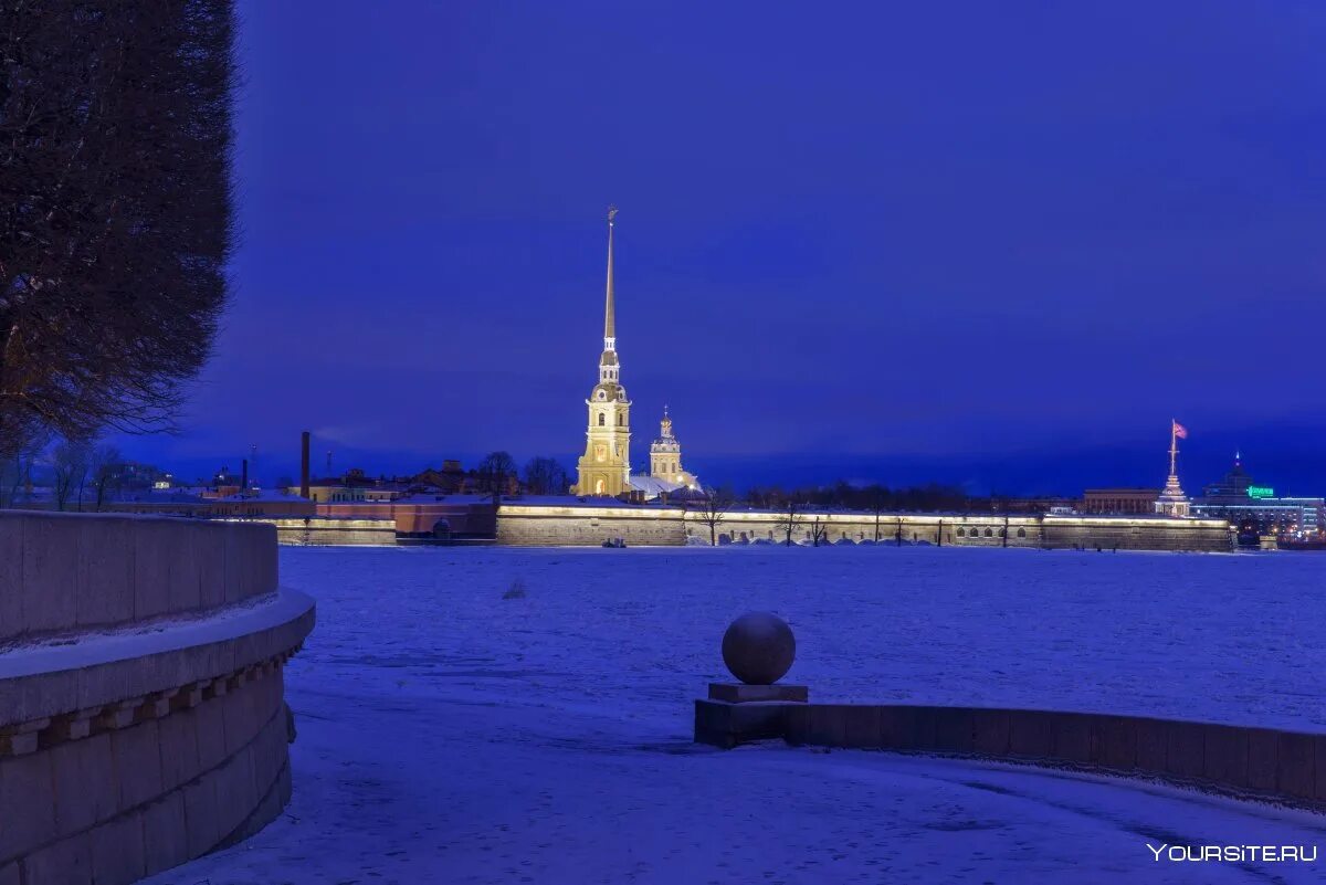 Что было ночью в санкт петербурге. Петропавловская крепость в санкт-петербурге. петропавловская крепость санкт-петербург зима. зимняя петропавловская крепость. зимний питер петропавловская крепость.