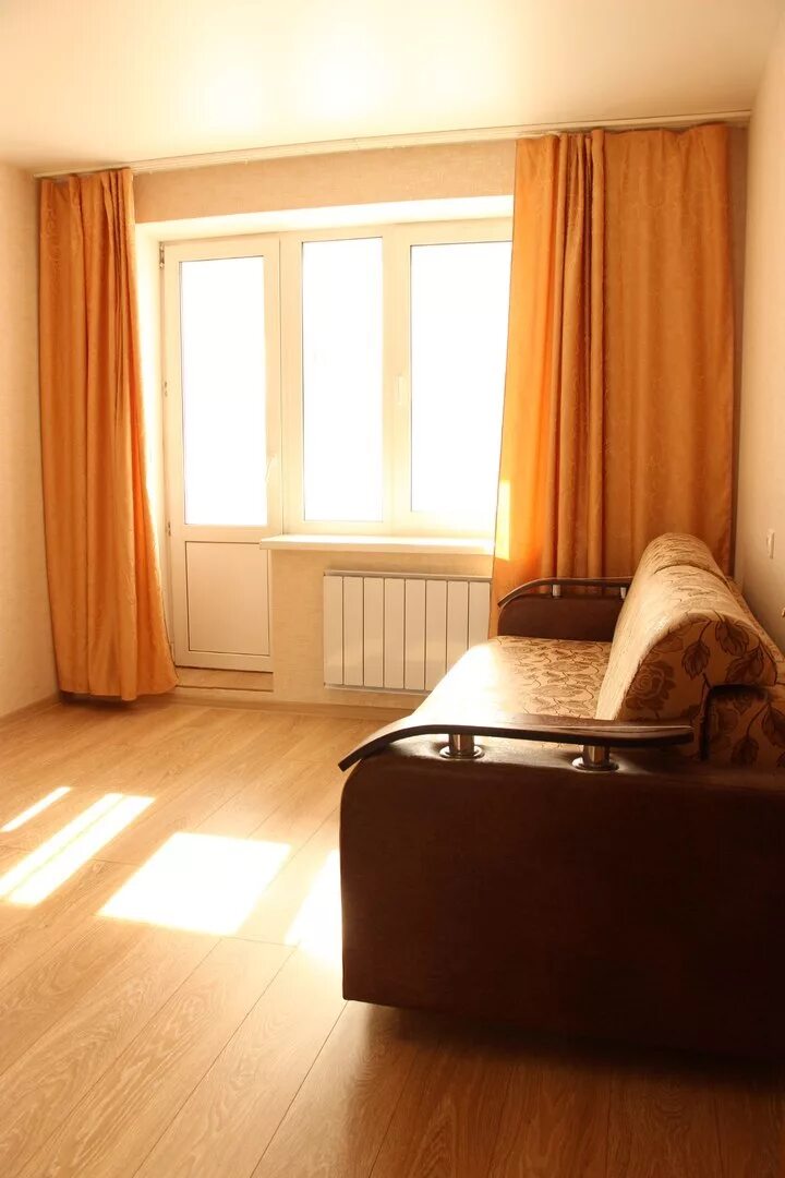 сдается однокомнатная квартира. квартира гостинка. первомайская 60 череповец. снять квартиру в любом районе. интерьер суточные квартиры.