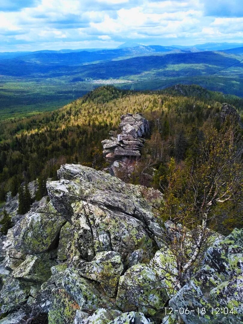 Под белорецком. Гора Малиновка Белорецк. Гора малиновая, Белорецкий район. Гора малиновая Белорецк. Малиновая 3 гора Белорецк.