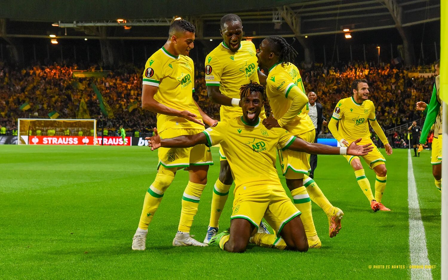 Нант фк. Нант футбольный клуб. Fc nantes состав. Нант футбольный клуб. Нант фк.