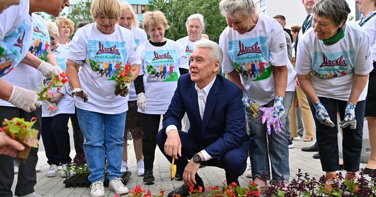 Открытое долголетие. Центр Московского долголетия Восточное Дегунино. Пожилые люди. Московское долголетие. Активное долголетие.