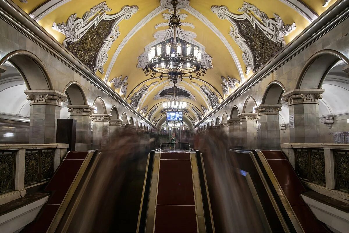 Станция метро новослободская московского метрополитена. П московское метро. Московская (станция метро, самара). Маяковская (станция метро, кольцевая линия). Дэвид бурдени московское метро.