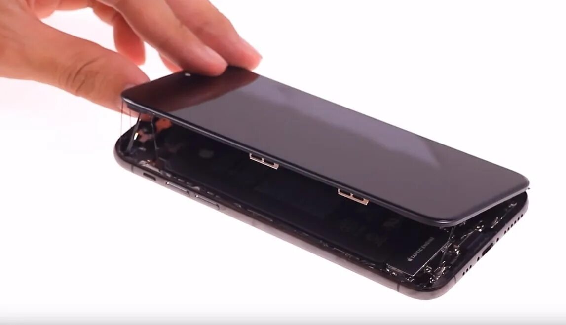 Не включается айфон xr что делать. Не заряжается айфон xr. датчик света iphone xr. iphone xr упал и не включается что делать. упал айфон 12 и не включается.