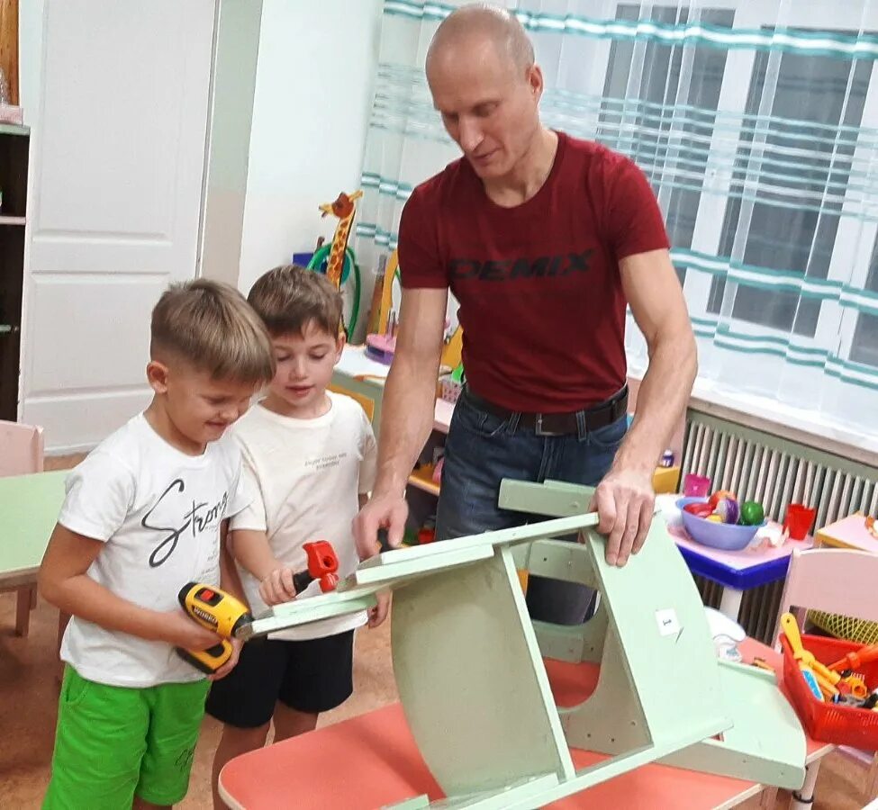 праздник пап в детском саду. день отца для детей. конкурсы для пап в детском саду. праздник пап в детском саду. спортивные праздники в доу.