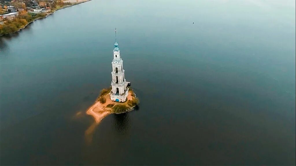 Где затапливает город. Город затопленный в Рыбинском водохранилище Молога. Рыбинское водохранилище город Молога. Рыбинское водохранилище затопленный город Молога. Затопленный город на Волге Молога.