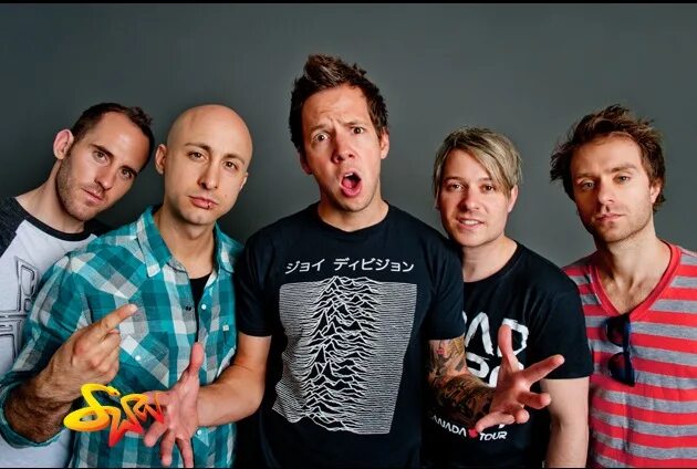 Группа простых времен. Simple Plan 2002. Simple Plan тату. Симпл групп Пермь. Simple Plan the Antidote.