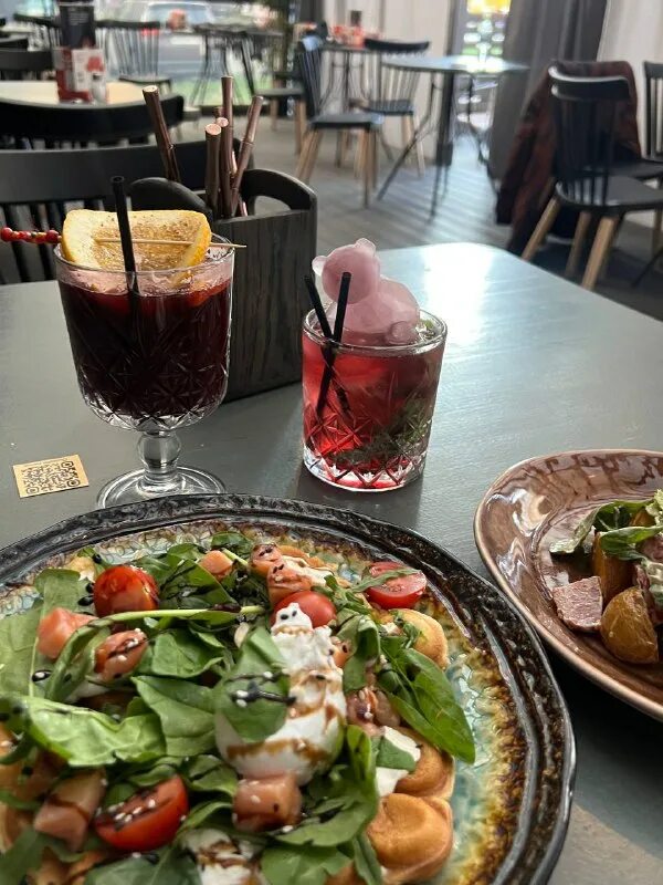 Могилев рестораны. Могилев пан бульбан. Эдисон паб геленджик. Ресторан цоколь. Кафе фаберже.