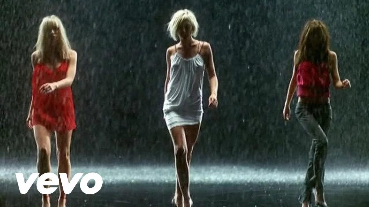 Стоят девчонки атомик. Atomic kitten if you come to me. atomic kitten whole again. atomic kitten follow me 2005. атомик харт близняшки.