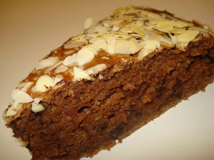 Шоколадно банановое пирожное. Шоколадно-банановый пирог. Шоколадно-банановый пирог. Шоколадно банановый пирог в духовке. Шоколадный пирог с бананом в духовке.