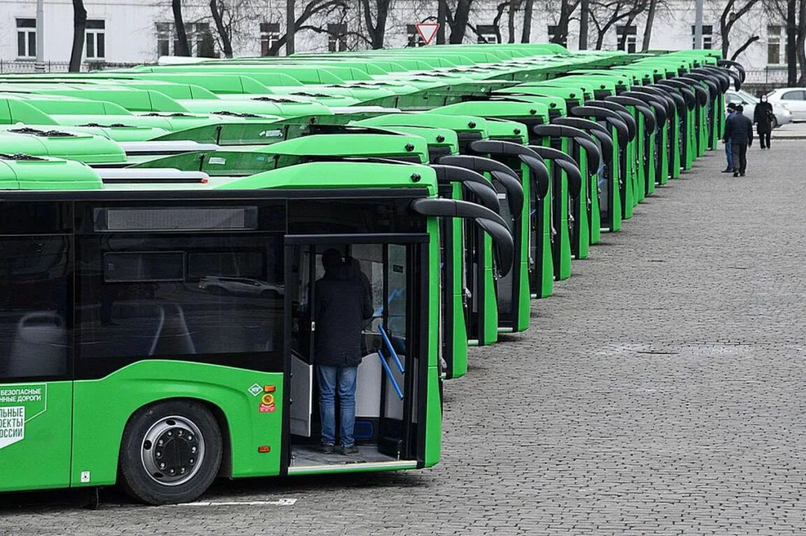 Новости гортранс екатеринбург сегодня. Автобус газ. новые автобусы екатеринбург. новые автобусы газ. передвижная выставка на базе низкопольного автобуса.