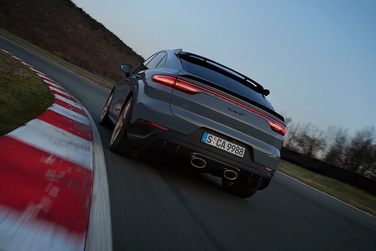 Cayenne turbo gt. Porsche cayenne 2025. порше кайен 2025. новый кайен 2025. porsche cayenne coupe рестайлинг 2025.