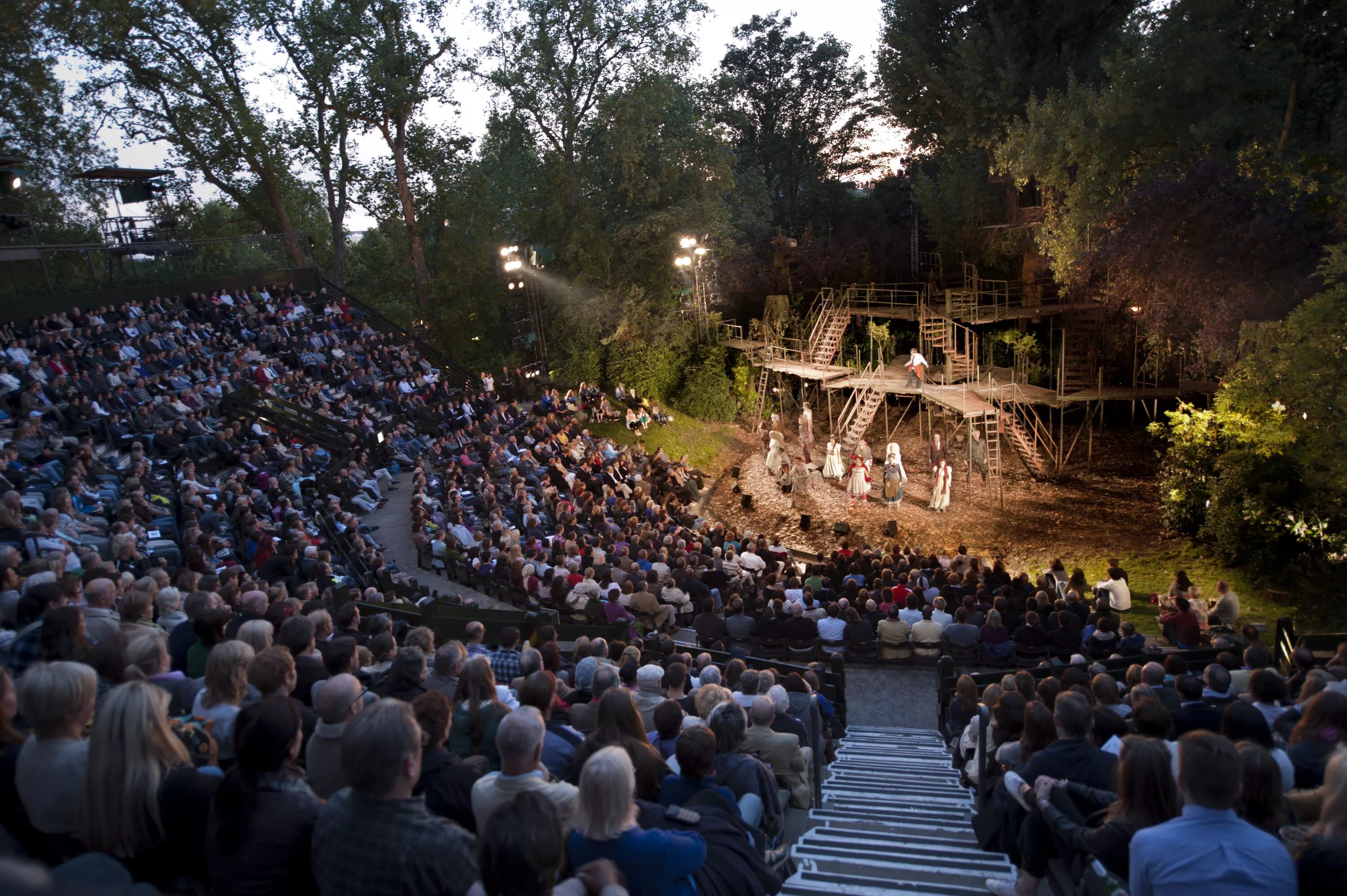 Park open air. Театр open air theatre риджентс. open air theatre in regent&#039;s park. риджентс парк лондон театр. театр под открытым небом.