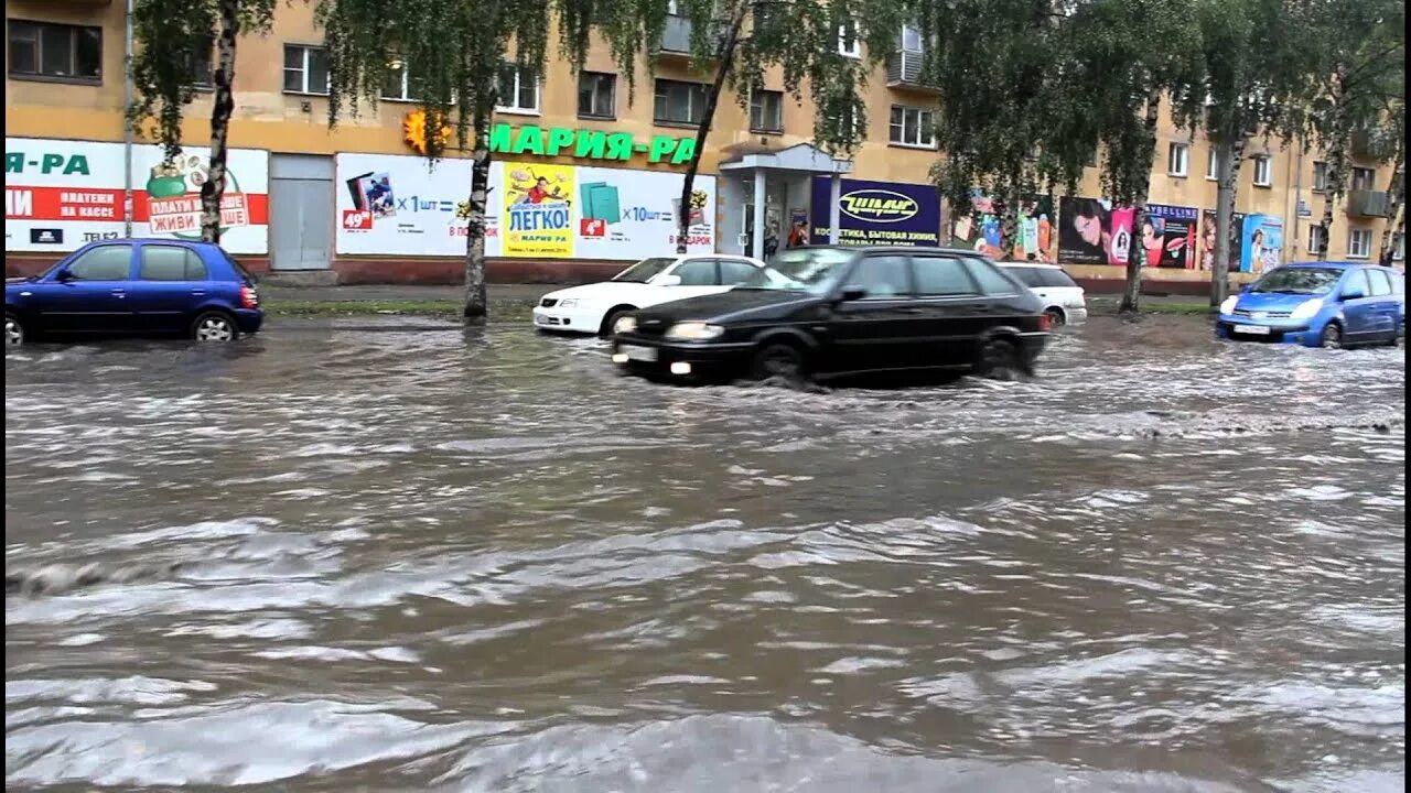 Наводнение в новокузнецке сегодня. Потоп в Новокузнецке 2004. Наводнение в Новокузнецке 1977. Наводнение 1977 года в Новокузнецке. Потоп Новокузнецк.