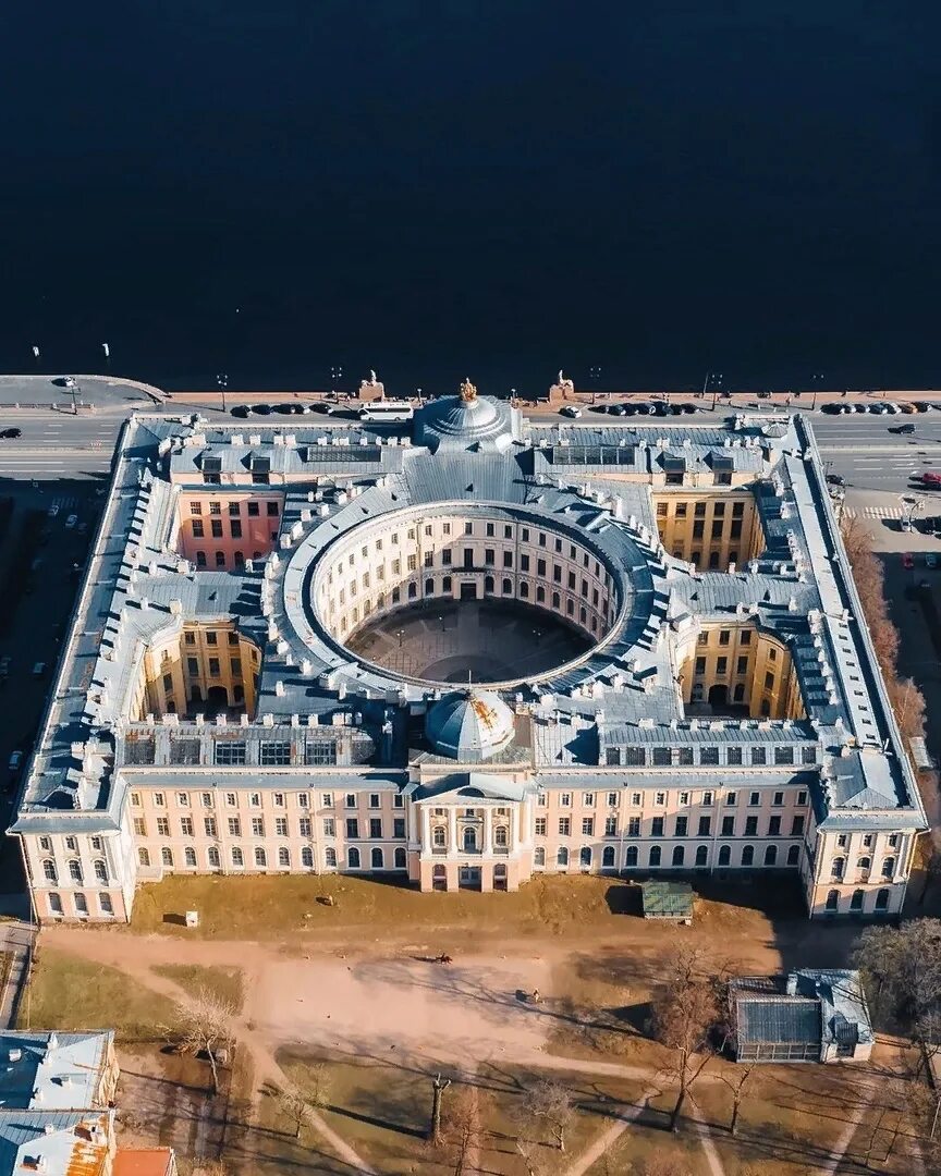 Академия художеств в петербурге фото Нетуристический Петербург. Васильевский остров. Прогулка. Инна Евтушенко