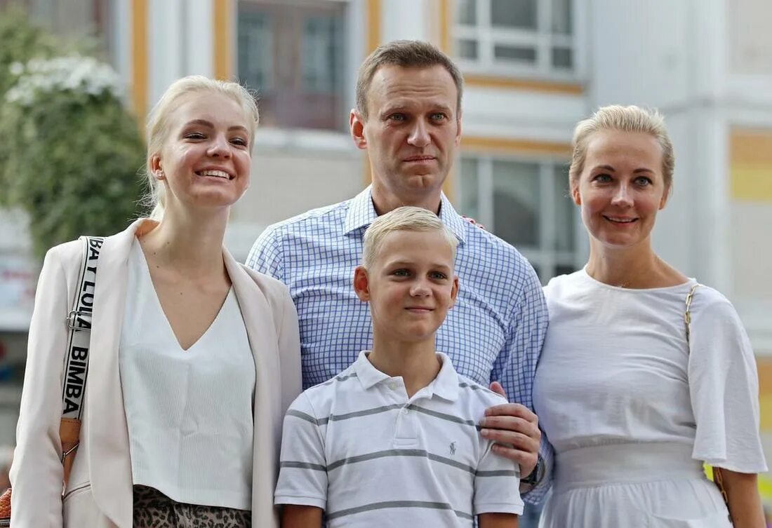 Возраст матери навального