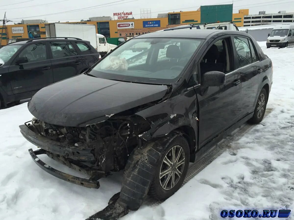 Битые машины Ниссан Тиида. Битая Ниссан Тиида. Битая машина. Nissan Tiida битый. Москва области купить битый авто