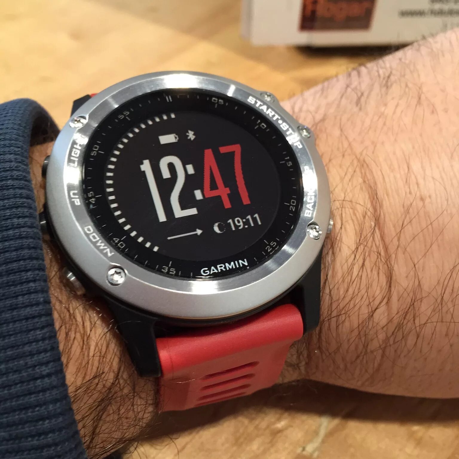 Как подключить гармин. Fenix 3. гармин феникс 3. гармин феникс 7 на руке. garmin fenix 7 в коробке.