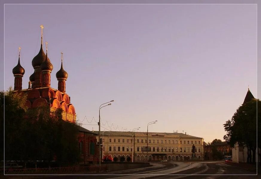 Рассвет в ярославле. Реки в городе рыбинск. Восход солнца в ярославле. Толгский монастырь ярославль вид с волги. Борский мост на закате.