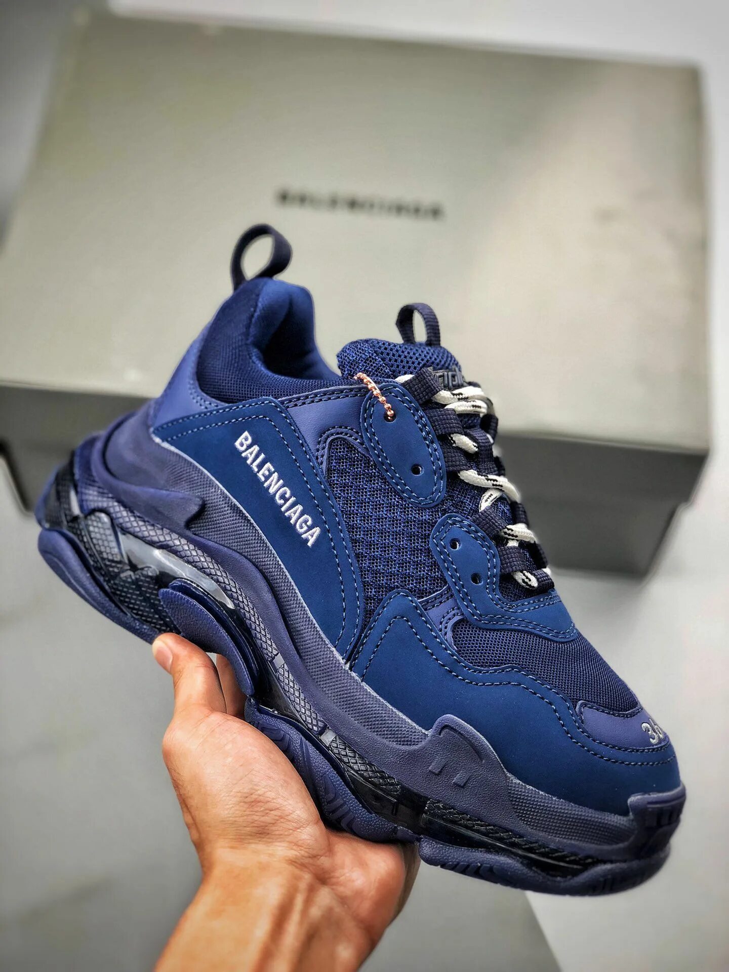 Синие баленсиага. Кроссовки баленсиага голубые. balenciaga 3pl s. balenciaga triple 3s black. balenciaga triple s.