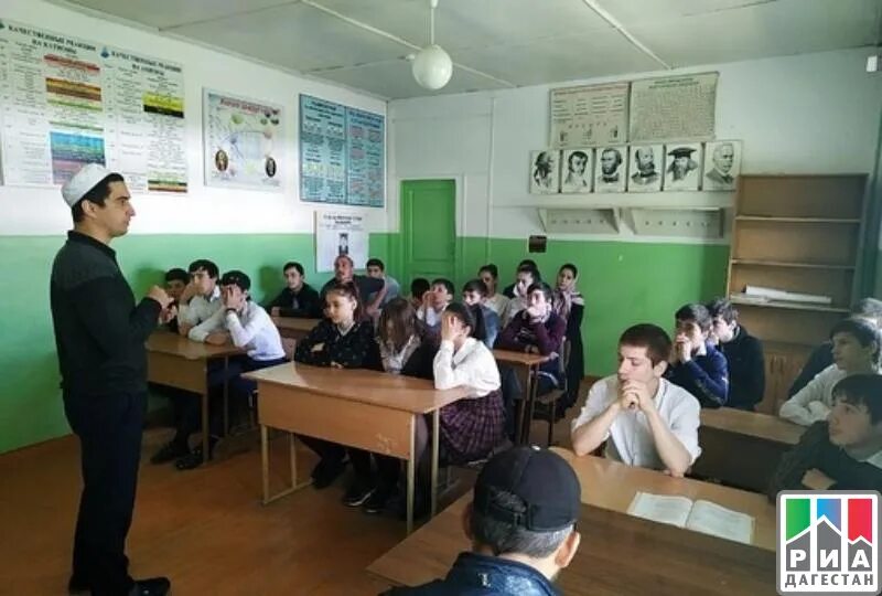 Чапаевка оренбургская область. Мбоу сош село чапаевское. Чапаевская школа интернат михайловский район. Огбоу «чапаевская школа-интернат». Село чапаевское школа.