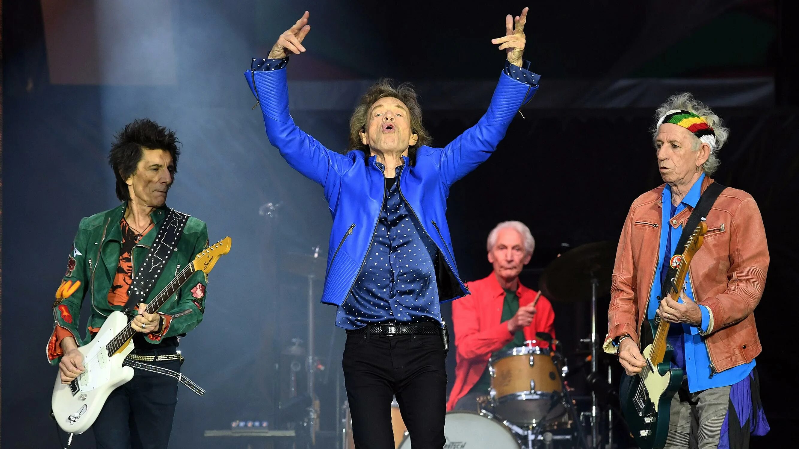 Роллинг стоунз. Группа the Rolling Stones. Роллинг стоунз на сцене. Rolling Stones сейчас.