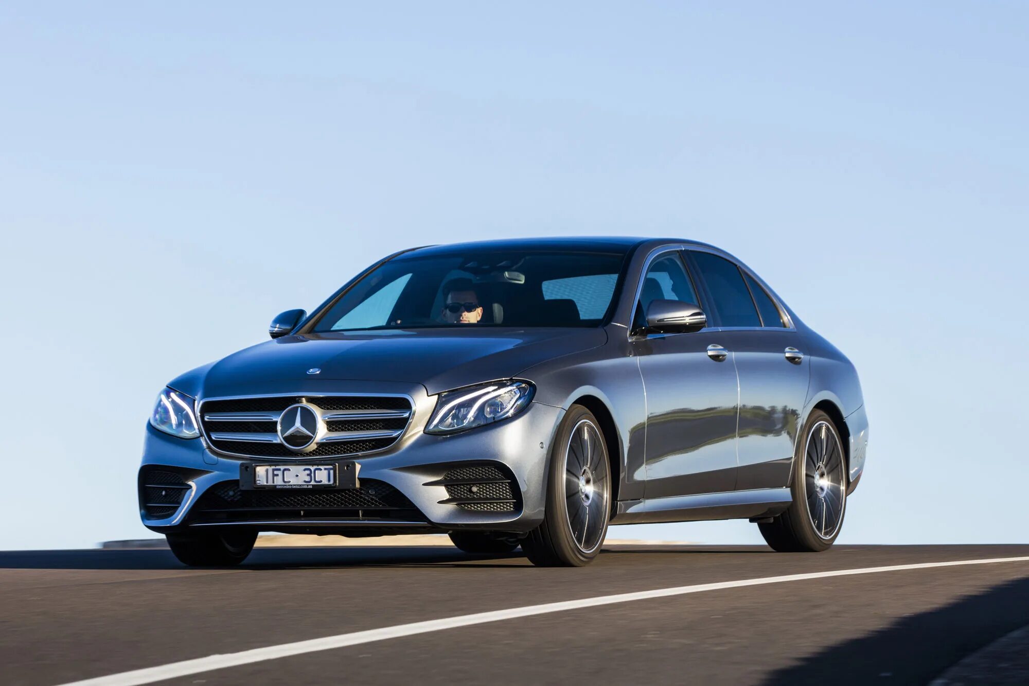 Е класс 2016 год. Mercedes benz e200. mercedes benz e class. мерседес-бенц e класс e200. mercedes benz e 213.
