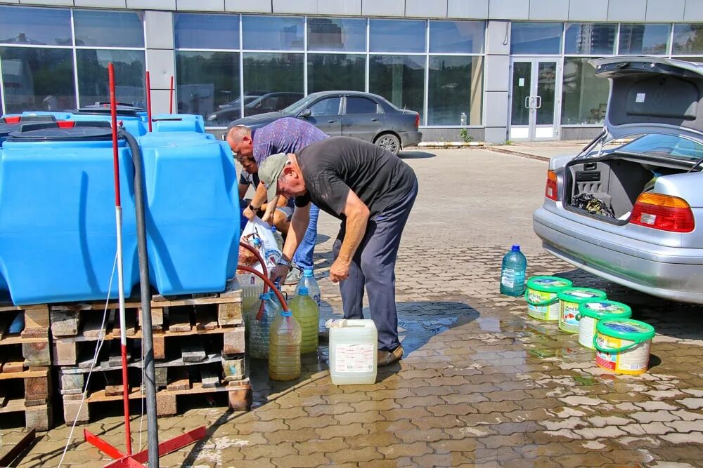 Вода макеевка. Подвоз воды. Чистая вода макеевка. Вода макеевка. Чистая вода макеевка.