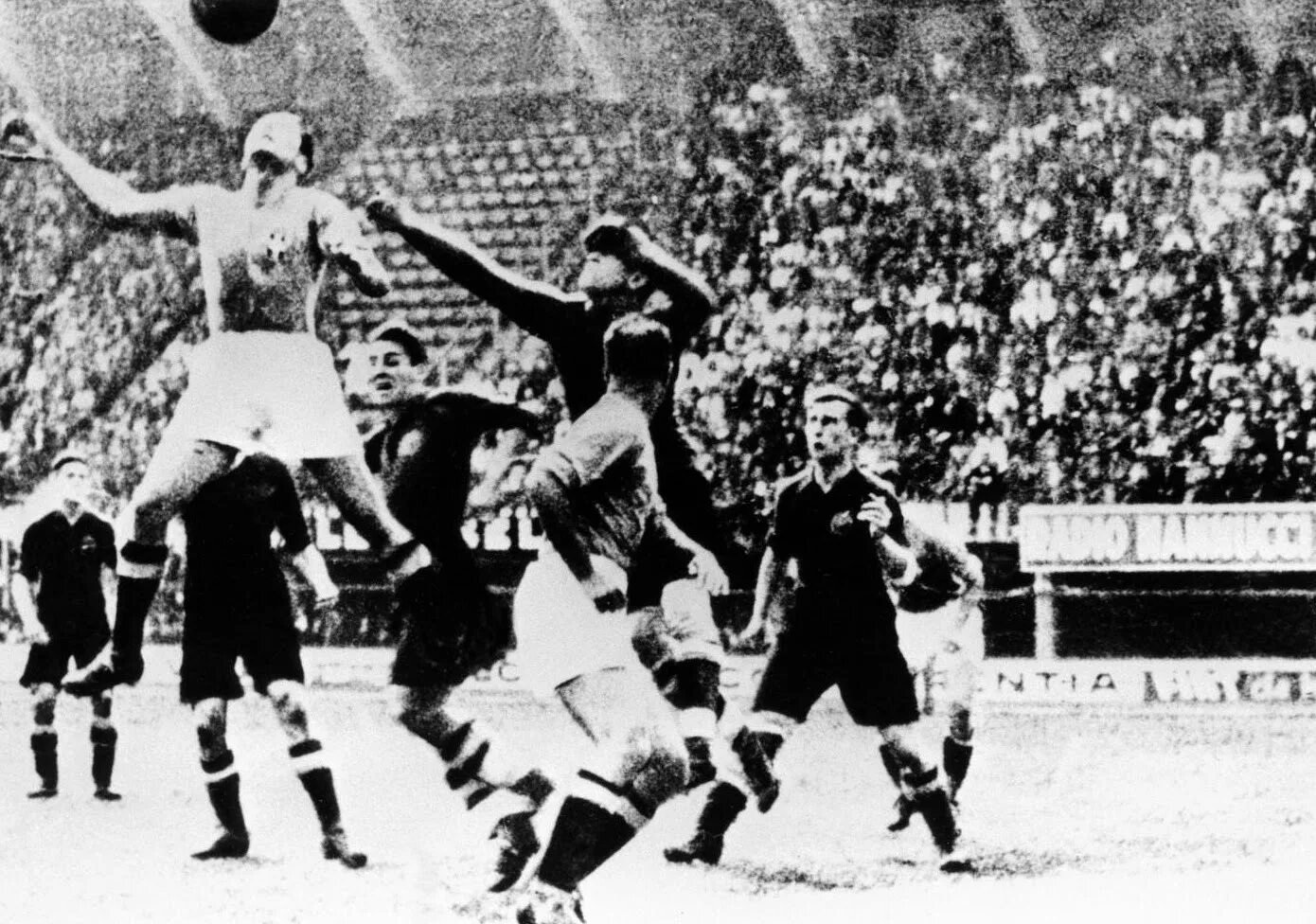 Чм 1934. Angelo schiavio. Второй чемпионат мира по футболу 1934. Чемпионат 1934. Чемпионат 1934.