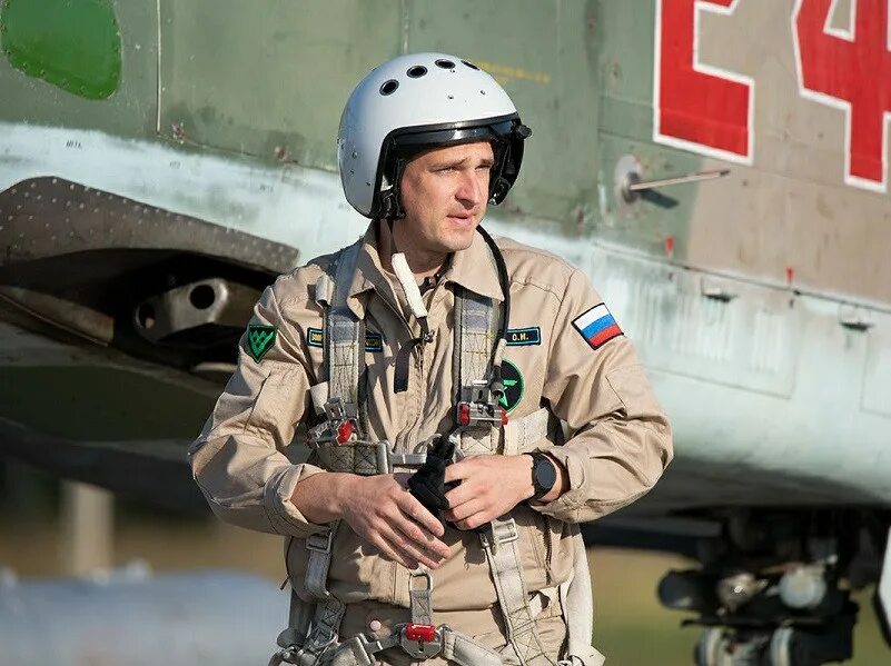 Олег таскаев летчик. Лахтин пилот. Лётчики бомбившие берлин в 1941 году герои. Роман филипов летчик герой россии. Погибшие летчики на украине.