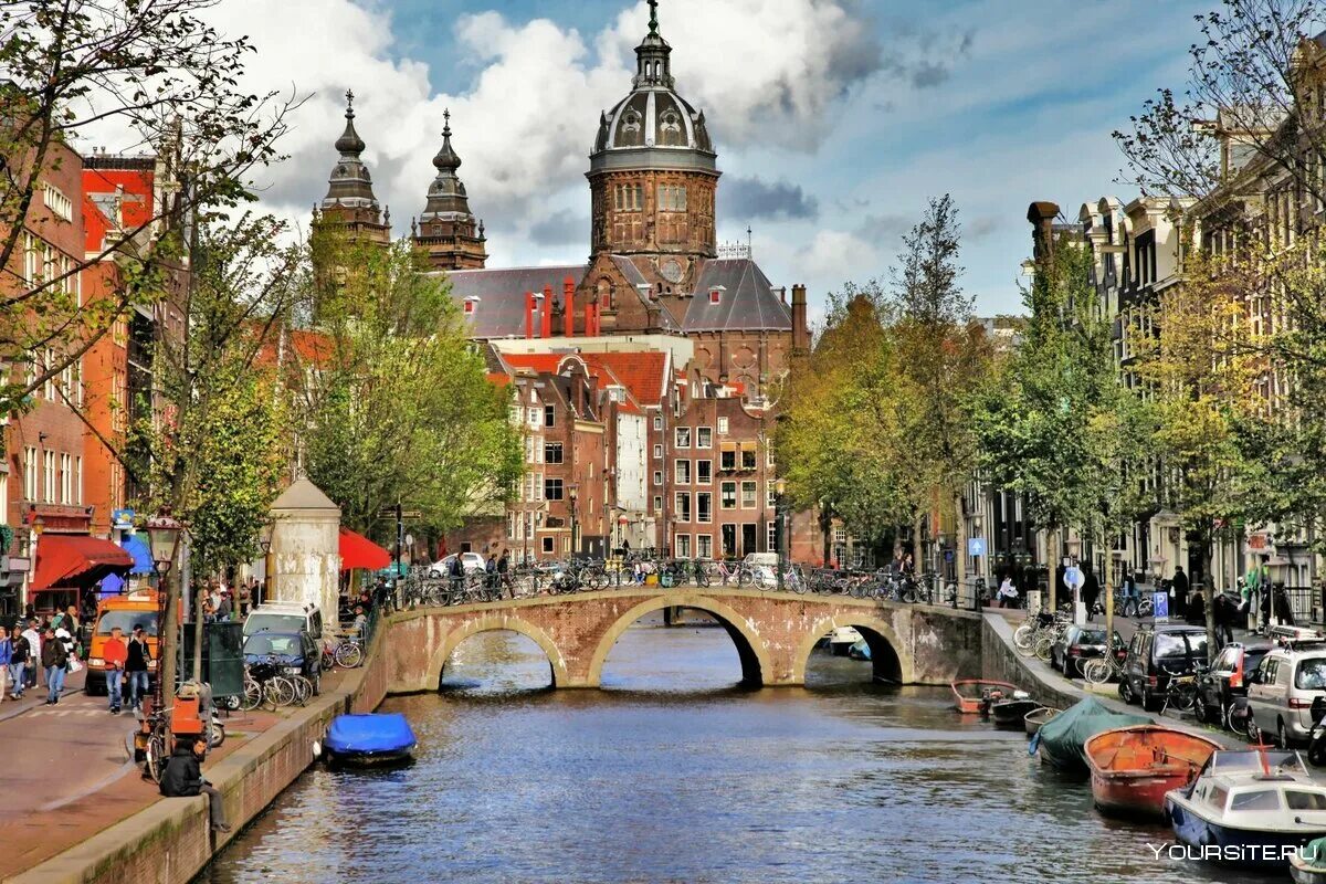 Чем знамениты нидерланды. Нидерланды столица Амстердам. Нидерланды каналы Амстердама. Нидерланды Амстердам достопримечательности. Достопримечательности Нидерландов каналы Амстердама.