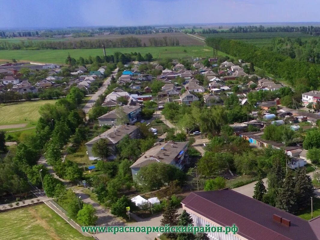 Погода красноармейский поселок октябрьский. Посёлок Октябрьский Волгоградская область. Поселок Октябрьский с птичьего полета. Краснодарский край Красноармейский район с птичьего полета. Посёлок Октябрьский Волгоградская область с птичьего полета.