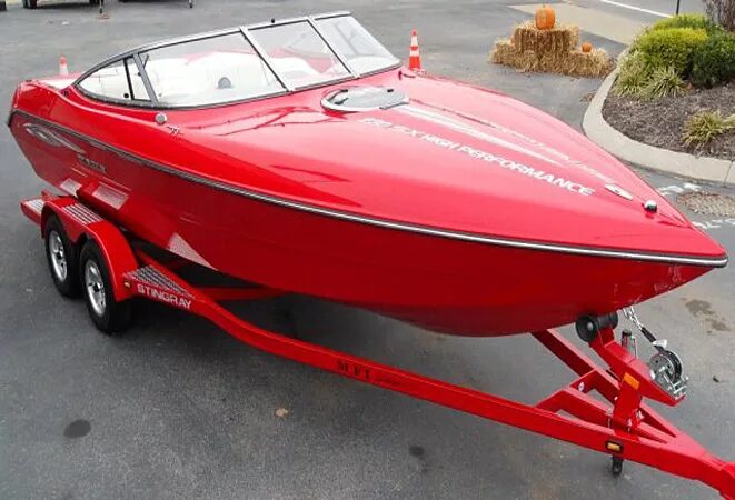 Спортивная лодка 6. Катер Stingray 230. Stingray Boat 230 SX. Stingray 225 SX. Stingray 3000 прицеп.